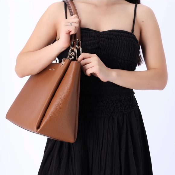 Michael Kors Trisha Large Triple Gusset Compartment Shoulder Bag Luggage Leather - Picture 2 of 8